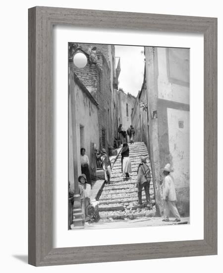 Lane in Tehuantepec, Mexico, 1929-Tina Modotti-Framed Giclee Print