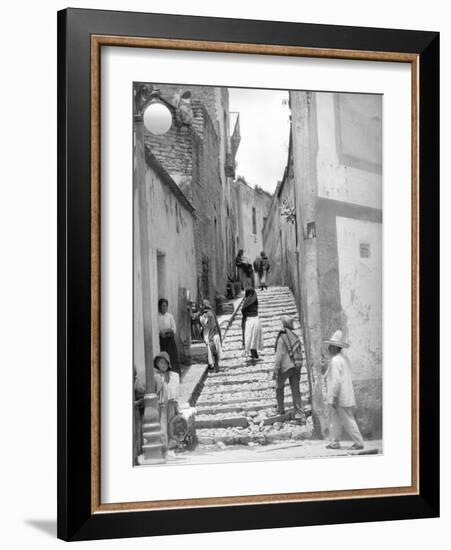 Lane in Tehuantepec, Mexico, 1929-Tina Modotti-Framed Giclee Print