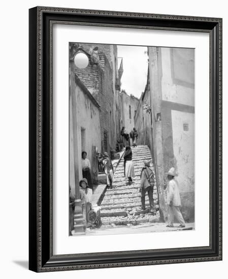 Lane in Tehuantepec, Mexico, 1929-Tina Modotti-Framed Giclee Print