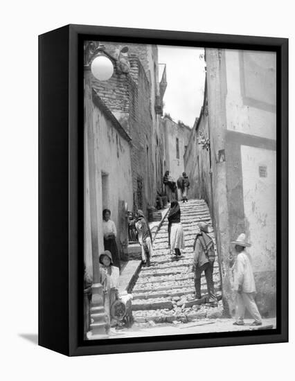 Lane in Tehuantepec, Mexico, 1929-Tina Modotti-Framed Premier Image Canvas