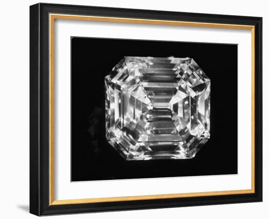 Large Diamond Owned by Jewel Harry Winston-Bernard Hoffman-Framed Photographic Print