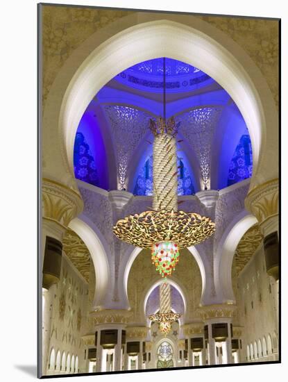 Largest Chandelier in the World Inside Sheikh Zayed Bin Sultan Al Nahyan Mosque, Abu Dhabi-null-Mounted Photographic Print
