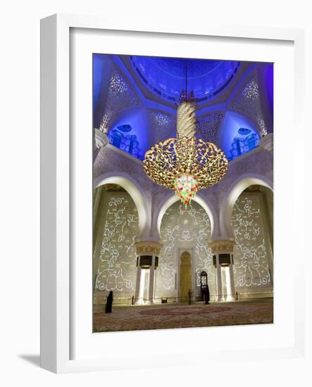 Largest Chandelier in the World Inside Sheikh Zayed Bin Sultan Al Nahyan Mosque, Abu Dhabi-null-Framed Photographic Print