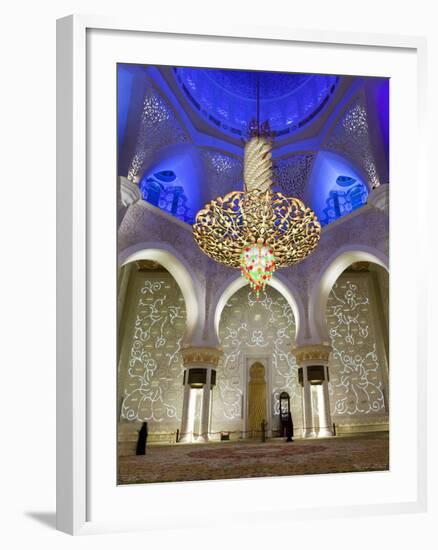 Largest Chandelier in the World Inside Sheikh Zayed Bin Sultan Al Nahyan Mosque, Abu Dhabi-null-Framed Photographic Print