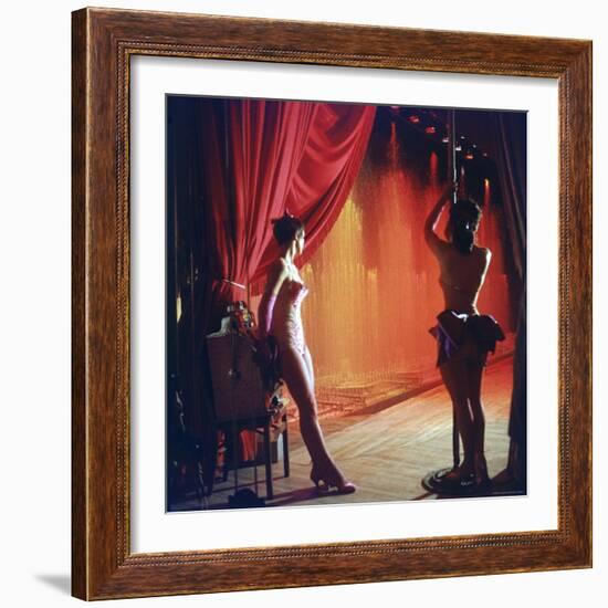 Las Vegas Chorus Showgirls Backstage During a Performance-Loomis Dean-Framed Photographic Print