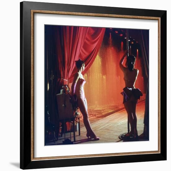 Las Vegas Chorus Showgirls Backstage During a Performance-Loomis Dean-Framed Photographic Print