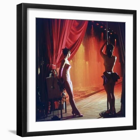 Las Vegas Chorus Showgirls Backstage During a Performance-Loomis Dean-Framed Photographic Print