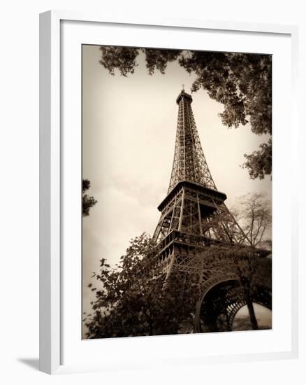 Last Day in Paris I-Emily Navas-Framed Photographic Print