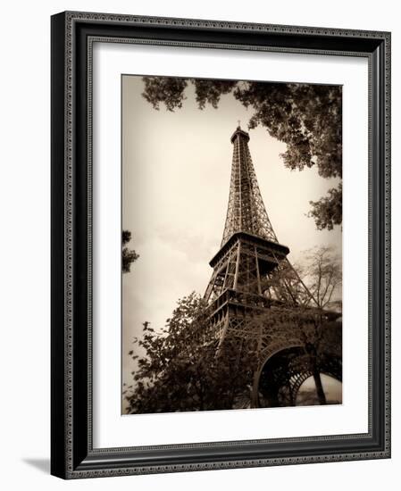 Last Day in Paris I-Emily Navas-Framed Photographic Print