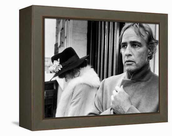 LAST TANGO IN PARIS, 1972 directed by BERNADO BERTOLUCCI Maria Schneider and Marlon Brando (b/w pho-null-Framed Stretched Canvas