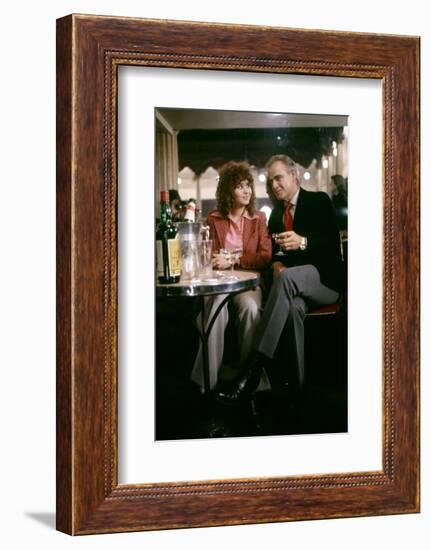 LAST TANGO IN PARIS, 1972 directed by BERNADO BERTOLUCCI Maria Schneider and Marlon Brando (photo)-null-Framed Photo