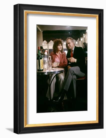 LAST TANGO IN PARIS, 1972 directed by BERNADO BERTOLUCCI Maria Schneider and Marlon Brando (photo)-null-Framed Photo