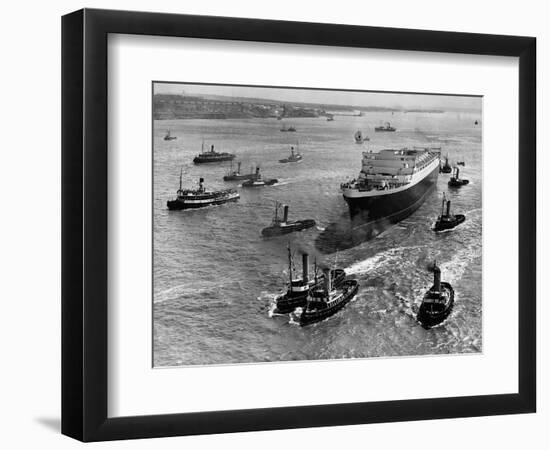 Launch of the Mauretania-null-Framed Photographic Print