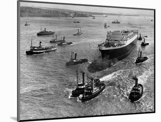Launch of the Mauretania-null-Mounted Photographic Print