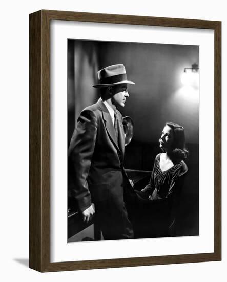 LAURA, 1944 directed by OTTO PREMINGER Dana Andrews and Gene Tierney during the interrogation scene-null-Framed Photo