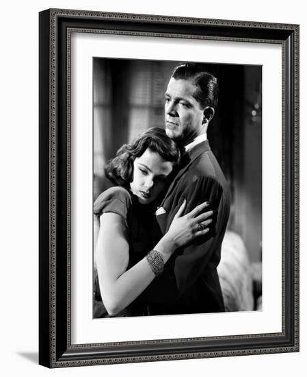 LAURA, 1944 directed by OTTO PREMINGER Gene Tierney and Dana Andrews (b/w photo)-null-Framed Photo