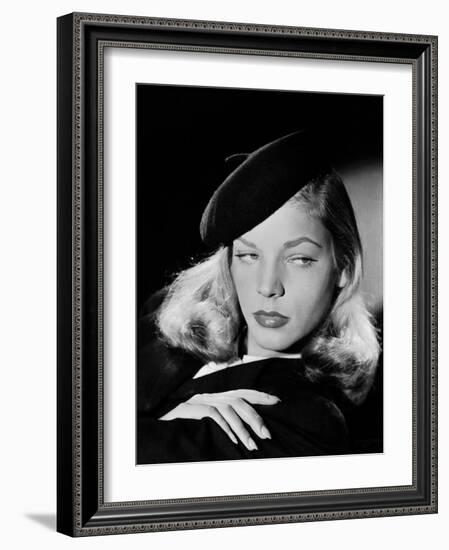 Lauren Bacall en, 1946 (b/w photo)-null-Framed Photo