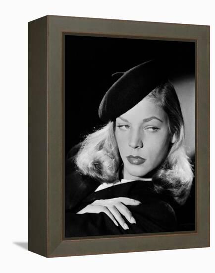 Lauren Bacall en, 1946 (b/w photo)-null-Framed Stretched Canvas