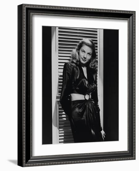 Lauren Bacall "To Have And Have Not" 1944 Directed by Howard Hawks-null-Framed Photographic Print