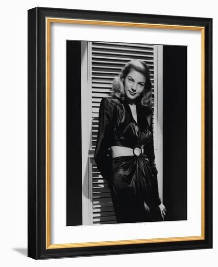 Lauren Bacall "To Have And Have Not" 1944 Directed by Howard Hawks-null-Framed Photographic Print