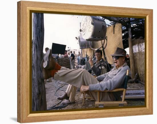 Laurence Harvey and John Ford sur le tournage du film Alamo by JohnWayne, 1960 (photo)-null-Framed Stretched Canvas