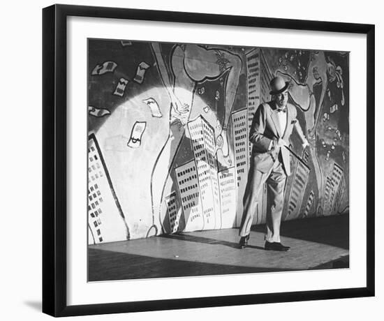 Laurence Olivier-null-Framed Photo