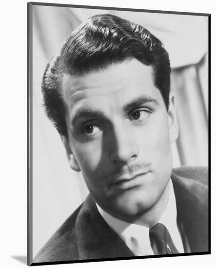 Laurence Olivier-null-Mounted Photo