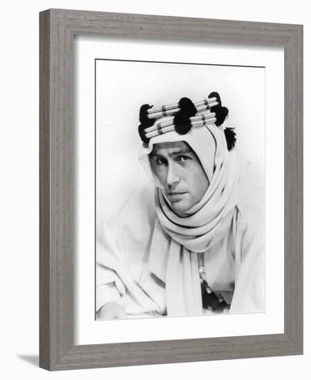 Lawrence d'Arabie Lawrence of Arabia by David Lean with Peter O'Toole, 1962 (b/w photo)-null-Framed Photo