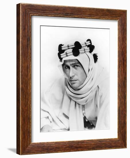 Lawrence d'Arabie Lawrence of Arabia by David Lean with Peter O'Toole, 1962 (b/w photo)-null-Framed Photo