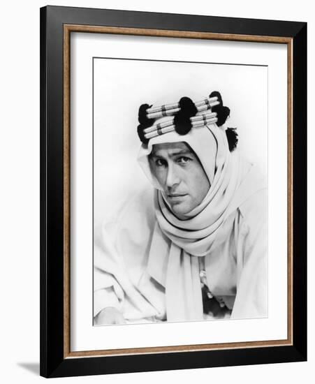 Lawrence d'Arabie Lawrence of Arabia by David Lean with Peter O'Toole, 1962 (b/w photo)-null-Framed Photo