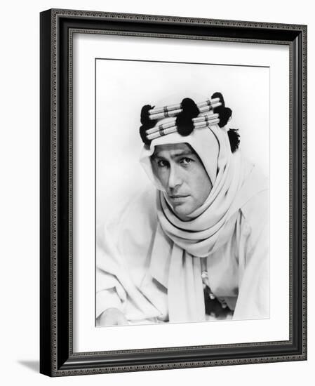 Lawrence d'Arabie Lawrence of Arabia by David Lean with Peter O'Toole, 1962 (b/w photo)-null-Framed Photo