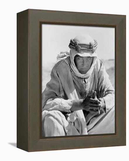 Lawrence d'Arabie LAWRENCE OF ARABIA by DavidLean with Peter O'Toole, 1962 (b/w photo)-null-Framed Stretched Canvas