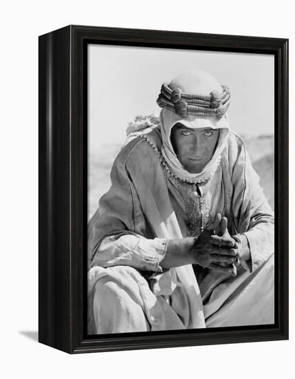 Lawrence d'Arabie LAWRENCE OF ARABIA by DavidLean with Peter O'Toole, 1962 (b/w photo)-null-Framed Stretched Canvas