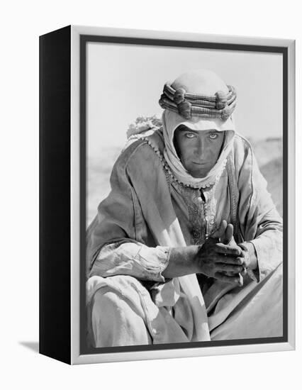 Lawrence d'Arabie LAWRENCE OF ARABIA by DavidLean with Peter O'Toole, 1962 (b/w photo)-null-Framed Stretched Canvas