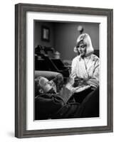 Le bal des maudits THE YOUNG LIONS by Edward Dmytryk with Marlon Brando and May Britt, 1958 (b/w ph-null-Framed Photo
