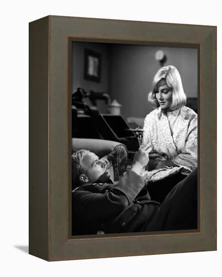 Le bal des maudits THE YOUNG LIONS by Edward Dmytryk with Marlon Brando and May Britt, 1958 (b/w ph-null-Framed Stretched Canvas