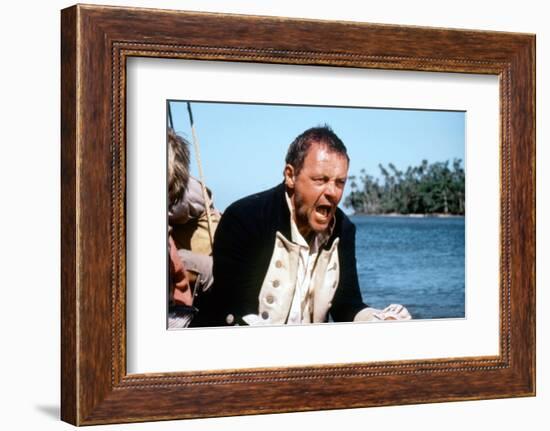 Le Bounty by Roger Donaldson with Anthony Hopkins, 1984 (photo)-null-Framed Photo