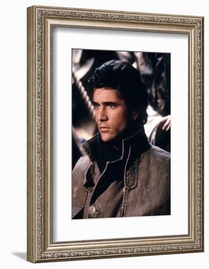 Le Bounty by Roger Donaldson with Mel Gibson, 1984 (photo)-null-Framed Photo