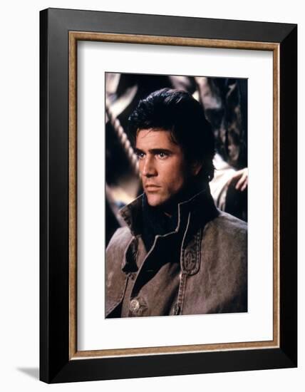 Le Bounty by Roger Donaldson with Mel Gibson, 1984 (photo)-null-Framed Photo