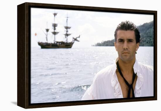 Le Bounty by Roger Donaldson with Mel Gibson, 1984 (photo)-null-Framed Stretched Canvas