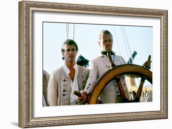 Le Bounty by Roger Donaldson with Mel Gibson and Anthony Hopkins, 1984 (photo)-null-Framed Photo