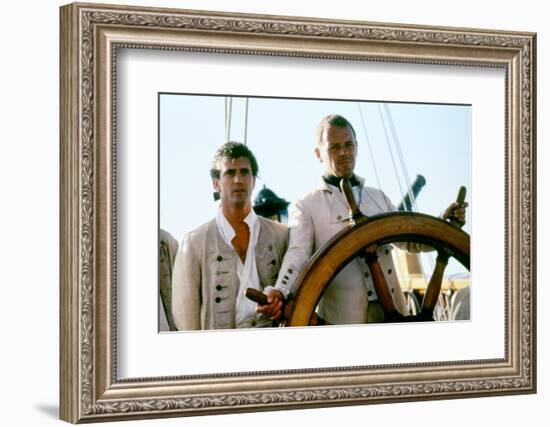 Le Bounty by Roger Donaldson with Mel Gibson and Anthony Hopkins, 1984 (photo)-null-Framed Photo