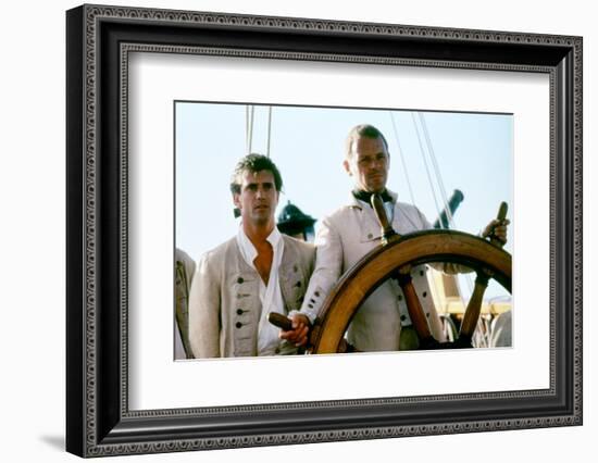 Le Bounty by Roger Donaldson with Mel Gibson and Anthony Hopkins, 1984 (photo)-null-Framed Photo