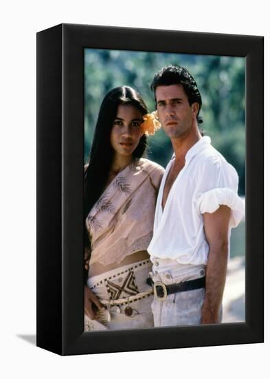 Le Bounty by Roger Donaldson with Wi Kuki Kaa and Mel Gibson, 1984 (photo)-null-Framed Stretched Canvas