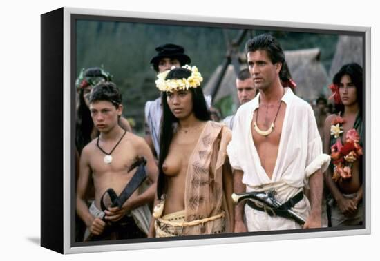 Le Bounty by Roger Donaldson with Wi Kuki Kaa and Mel Gibson, 1984 (photo)-null-Framed Stretched Canvas