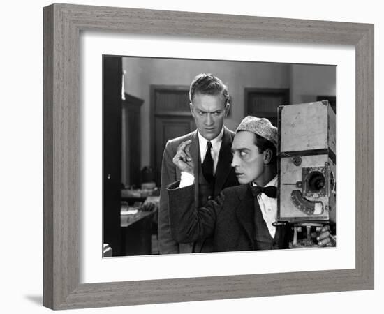 le cameraman (the cameraman) by Edward Sedgwick with Buster Keaton, 1928 (b/w photo)-null-Framed Photo