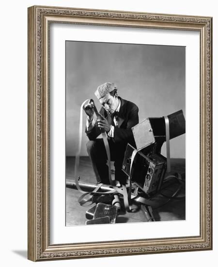 Le Cameraman (The Cameraman) De Edward Sedgwick Avec Buster Keaton 1928-null-Framed Photo