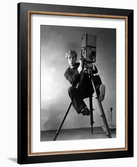 Le Cameraman (The Cameraman) De Edwardsedgwick Avec Buster Keaton 1928-null-Framed Photo
