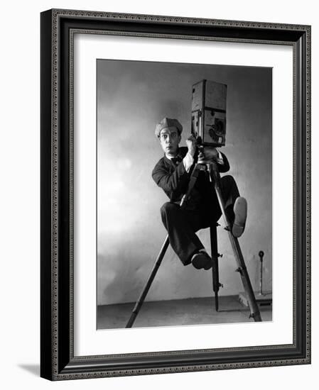 Le Cameraman (The Cameraman) De Edwardsedgwick Avec Buster Keaton 1928-null-Framed Photo