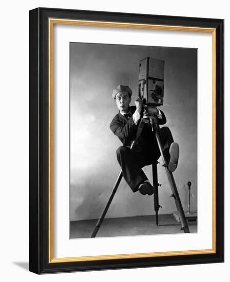 Le Cameraman (The Cameraman) De Edwardsedgwick Avec Buster Keaton 1928-null-Framed Photo